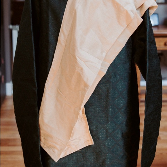 Green kurta for Indian men fancy dress wedding guest / party incl pants, dupatta - Picture 3 of 5